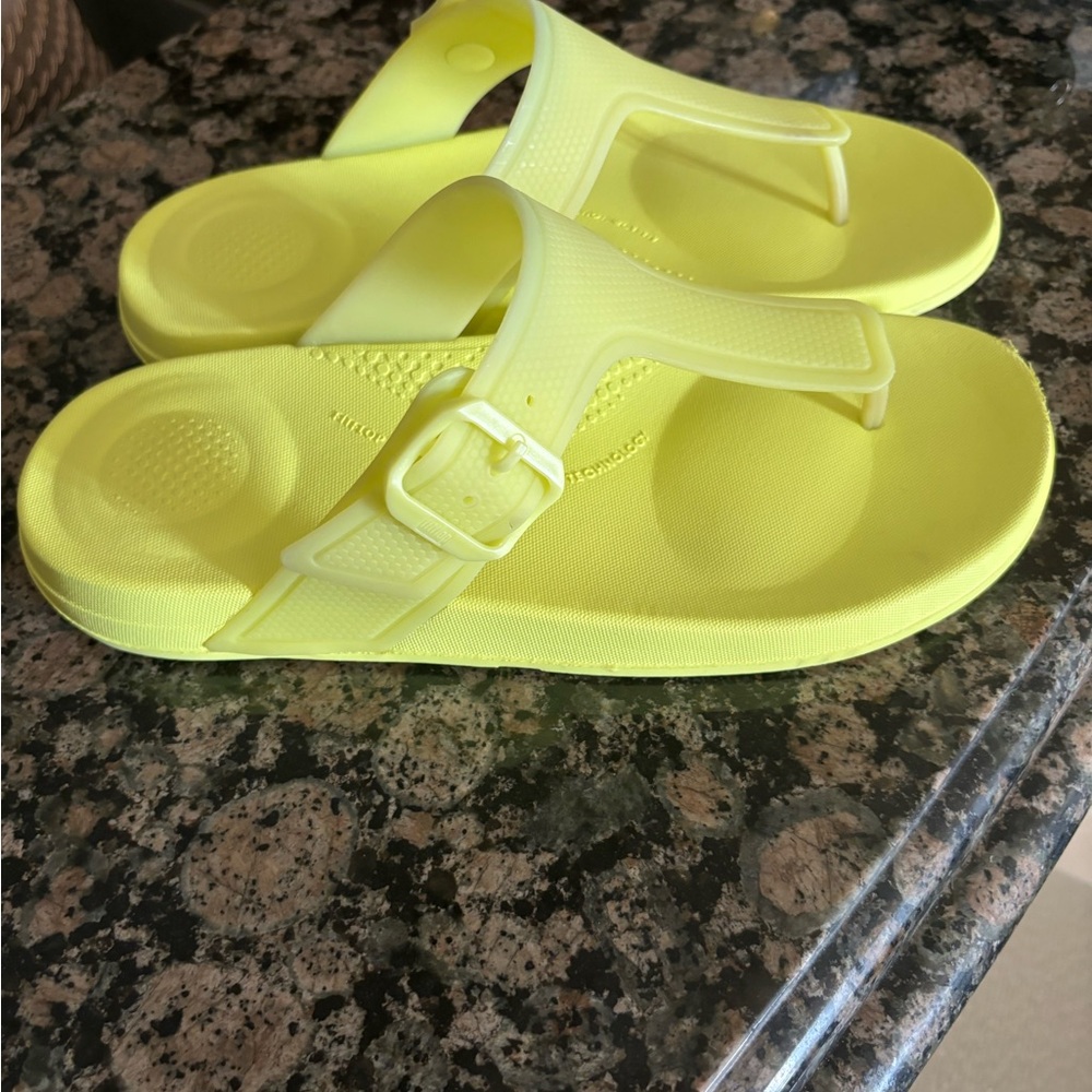 FitFlop size 8 neon yellow puffy plastic  sandals